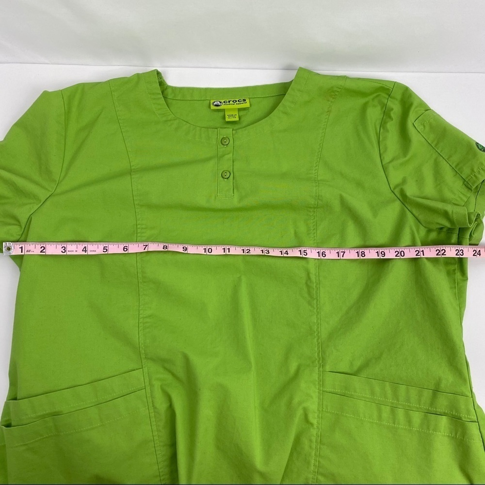 Crocs Medical Apparel Scrubs Top V Neck 3 Pocket - Picture 9 of 10